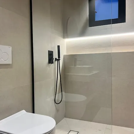 Calliope Apartment *